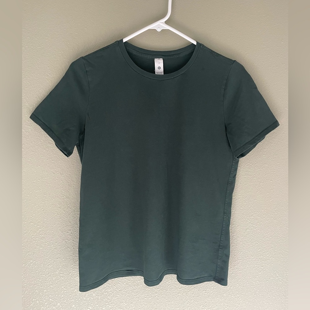 Lululemon Athletica Forest Hunter Green Tee